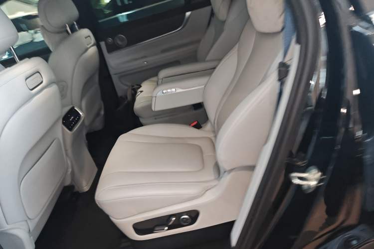 Used Hima AITO M9 2024 Range-Extended Max Edition 42 kWh 6-Seater Version Left Rear Seat