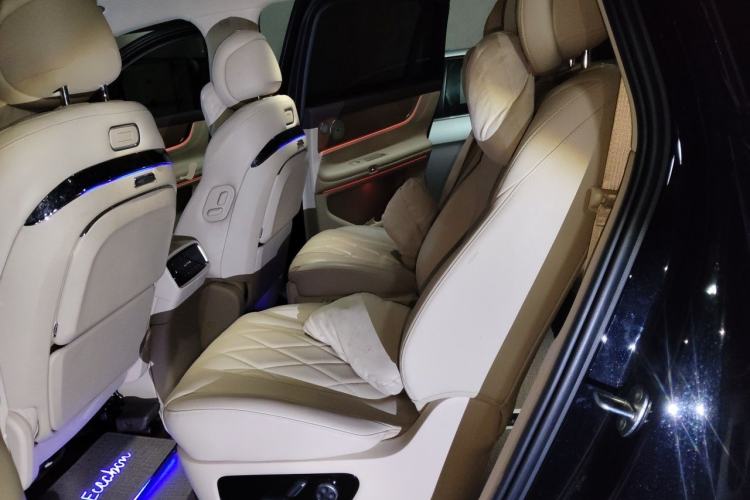 Used Hima AITO M9 2024 Range-Extended Ultra Version 52 kWh 6-Seater Model Left Rear Seat