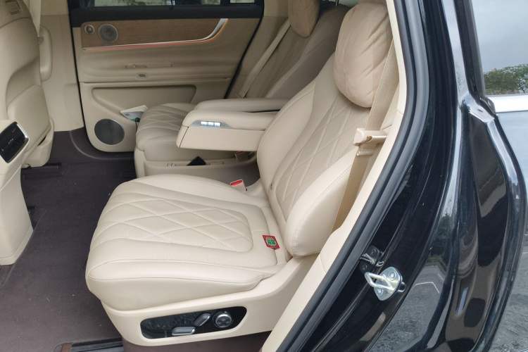 Used Hima AITO M9 2024 Range-Extended Ultra Version 42 kWh 6-Seater Model Left Rear Seat