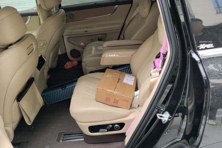 Used Hima AITO M9 2024 Range-Extended Ultra Version 42 kWh 6-Seater Model Left Rear Seat