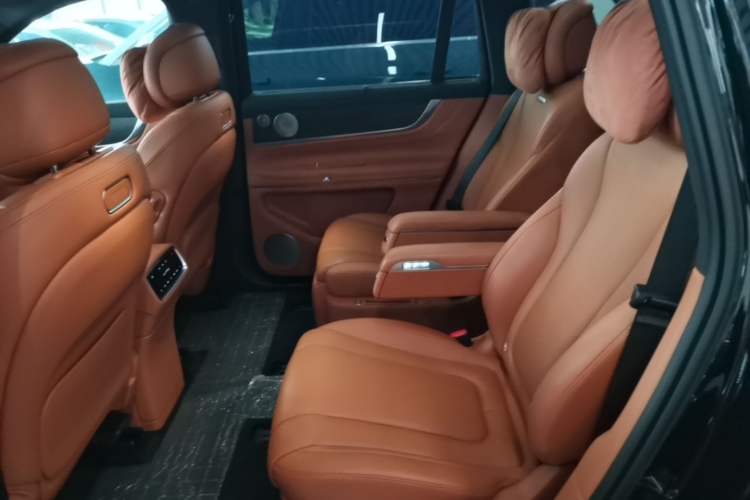 Used Hima AITO M9 2024 Range-Extended Ultra Version 42 kWh 6-Seater Model Left Rear Seat