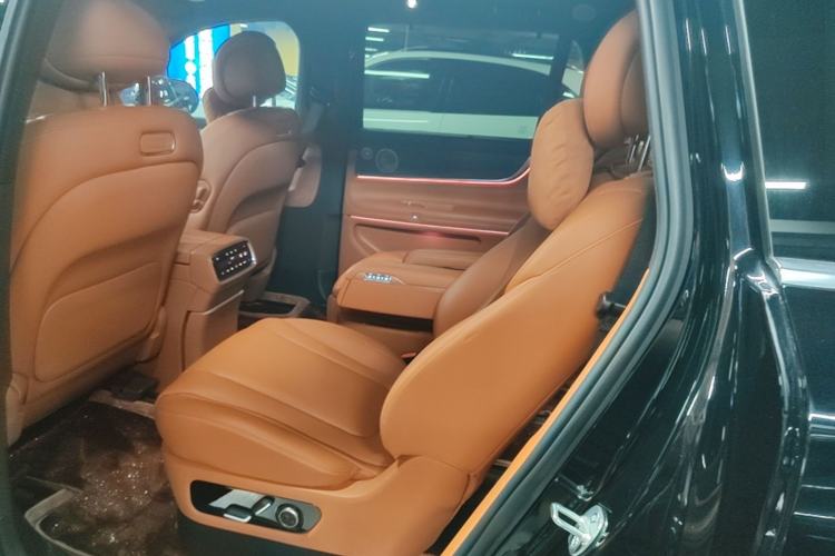 Used Hima AITO M9 2024 Range-Extended Ultra Version 42 kWh 6-Seater Model Left Rear Seat