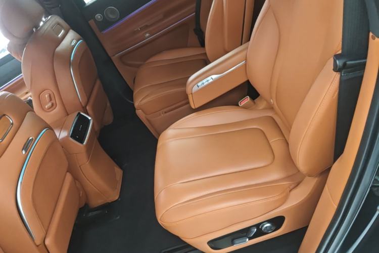 Used Hima AITO M9 2024 Range-Extended Ultra Version 42 kWh 6-Seater Model Left Rear Seat