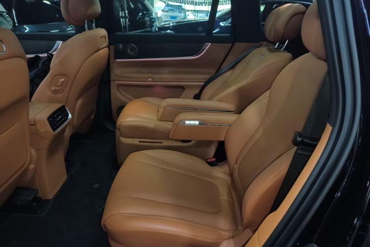 Used Hima AITO M9 2024 Range-Extended Ultra Version 52 kWh 6-Seater Model Left Rear Seat