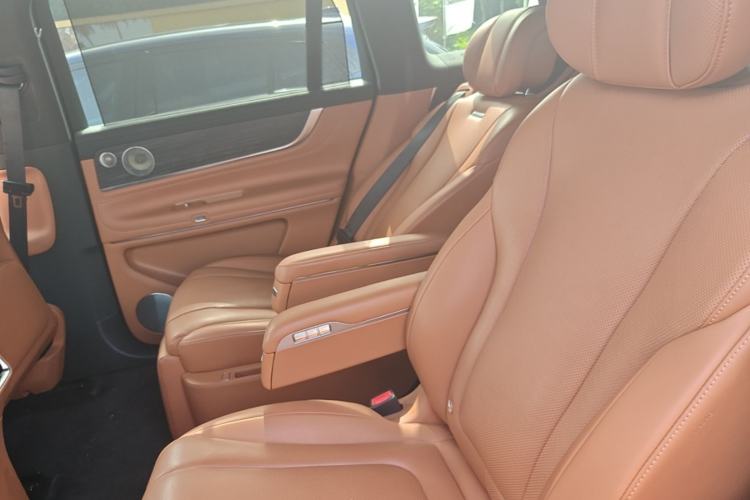 Used Hima AITO M9 2024 Range-Extended Ultra Version 42 kWh 6-Seater Model Left Rear Seat