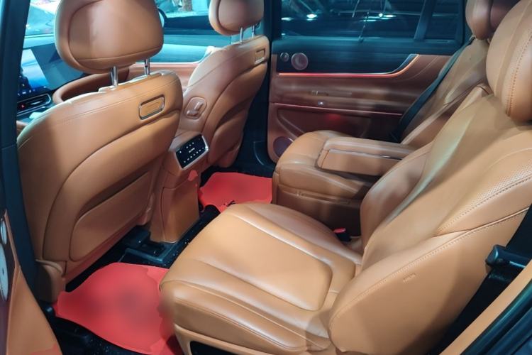 Used Hima AITO M9 2024 Range-Extended Ultra Version 42 kWh 6-Seater Model Left Rear Seat