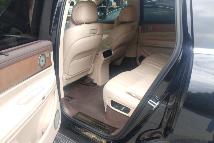 Used Hima AITO M9 2024 All-Electric Ultra Version 100 kWh 5-Seater Model Left Rear Seat