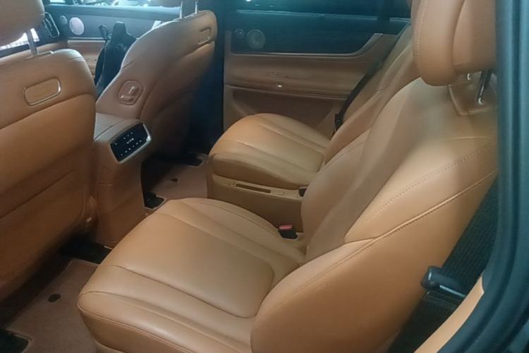 Used Hima AITO M9 2024 Range-Extended Ultra Version 42 kWh 6-Seater Model Left Rear Seat