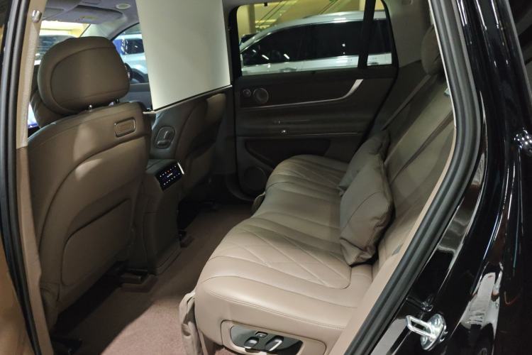 Used Hima AITO M9 2024 Range-Extended Ultra Version 52 kWh 5-Seater Model Left Rear Seat