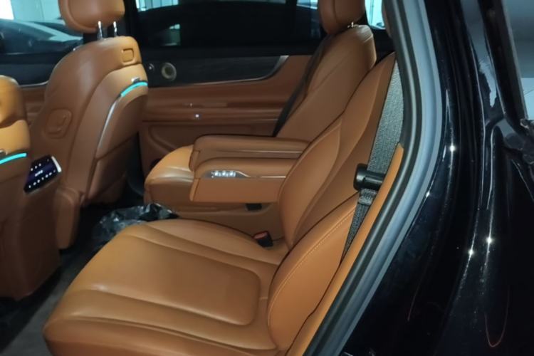 Used Hima AITO M9 2024 Range-Extended Ultra Version 42 kWh 6-Seater Model Left Rear Seat