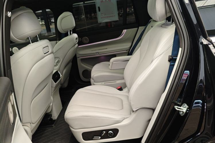 Used Hima AITO M9 2024 Range-Extended Ultra Version 52 kWh 6-Seater Model Left Rear Seat