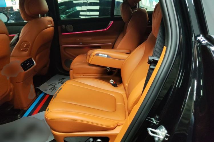 Used Hima AITO M9 2024 Range-Extended Ultra Version 42 kWh 6-Seater Model Left Rear Seat