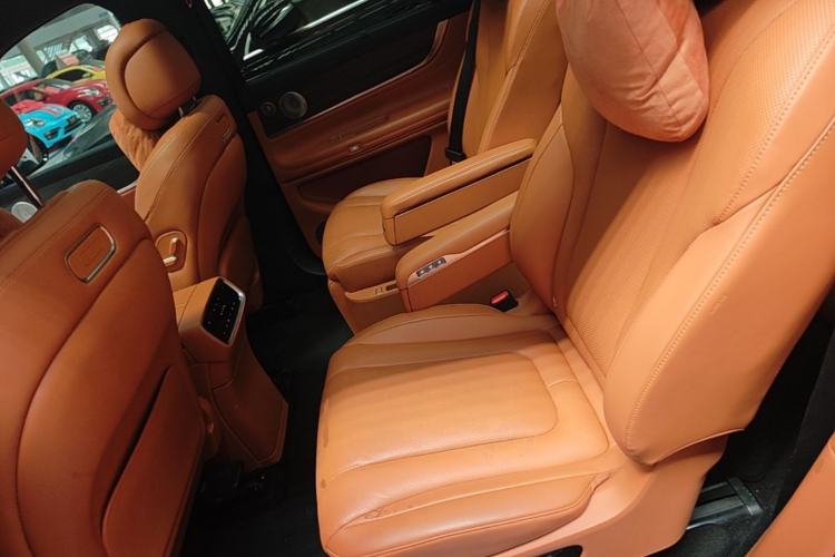 Used Hima AITO M9 2024 Range-Extended Ultra Version 52 kWh 6-Seater Model Left Rear Seat