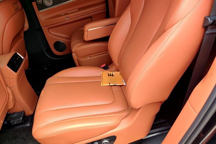 Used Hima AITO M9 2024 Range-Extended Ultra Version 42 kWh 6-Seater Model Left Rear Seat