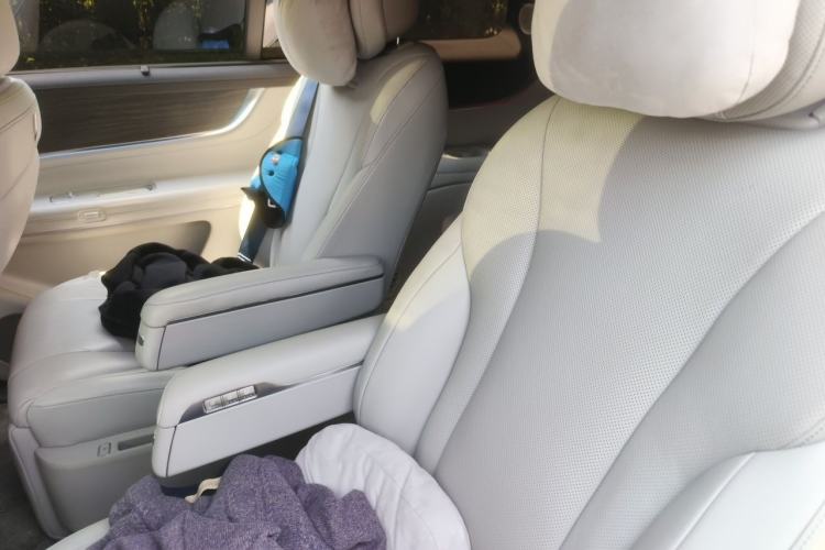 Used Hima AITO M9 2024 Range-Extended Ultra Version 42 kWh 6-Seater Model Left Rear Seat