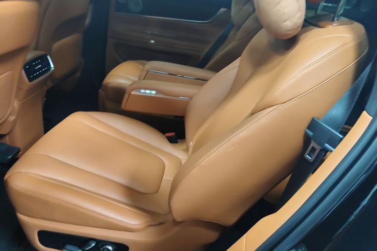 Used Hima AITO M9 2024 All-Electric Ultra Version 100 kWh 6-Seater Model Left Rear Seat
