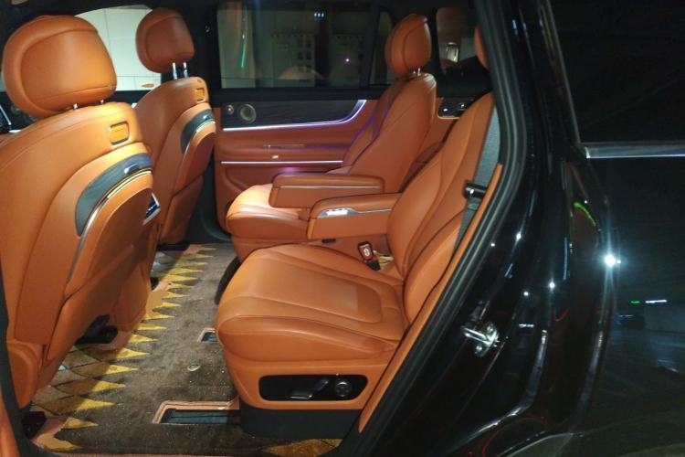 Used Hima AITO M9 2024 Range-Extended Max Edition 52 kWh 6-Seater Version Left Rear Seat