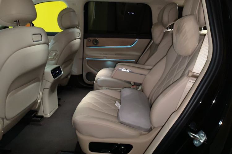 Used Hima AITO M9 2024 Range-Extended Ultra Version 42 kWh 6-Seater Model Left Rear Seat