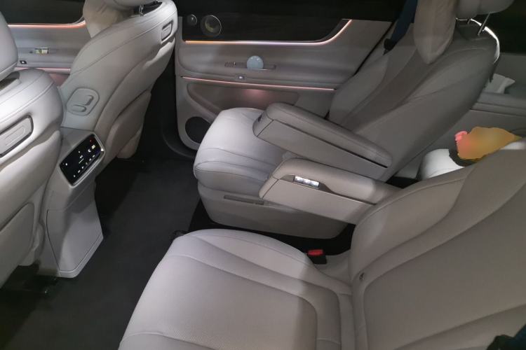 Used Hima AITO M9 2024 Range-Extended Max Edition 42 kWh 6-Seater Version Left Rear Seat