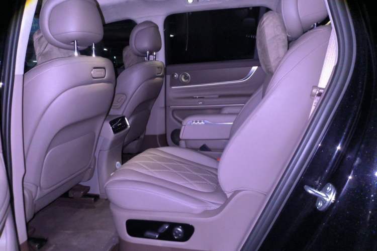 Used Hima AITO M9 2024 Range-Extended Ultra Version 42 kWh 6-Seater Model Left Rear Seat