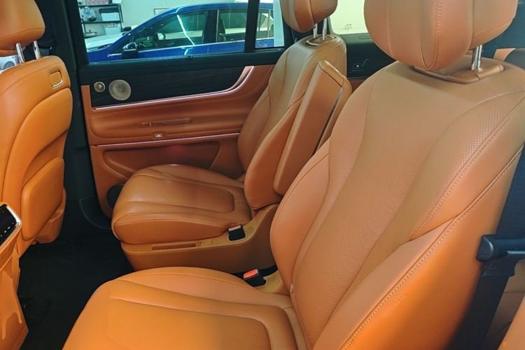 Used Hima AITO M9 2024 Range-Extended Max Edition 42 kWh 6-Seater Version Left Rear Seat