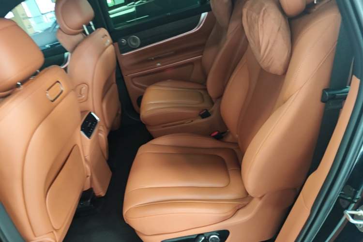 Used Hima AITO M9 2024 Range-Extended Max Edition 42 kWh 6-Seater Version Left Rear Seat