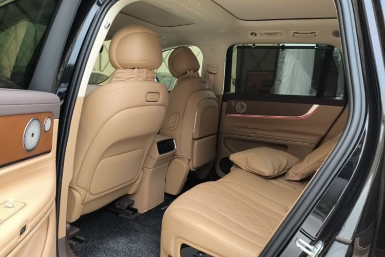 Used Hima AITO M9 2024 Range-Extended Ultra Version 52 kWh 5-Seater Model Left Rear Seat