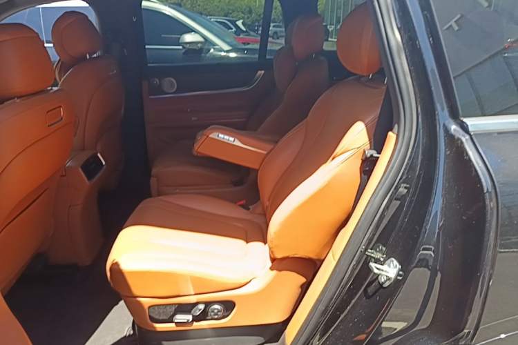Used Hima AITO M9 2024 Range-Extended Max Edition 42 kWh 6-Seater Version Left Rear Seat