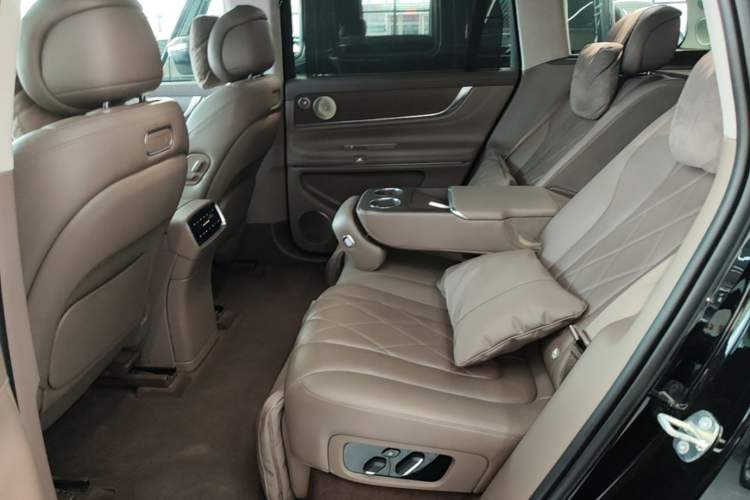 Used Hima AITO M9 2024 Range-Extended Ultra Version 52 kWh 5-Seater Model Left Rear Seat