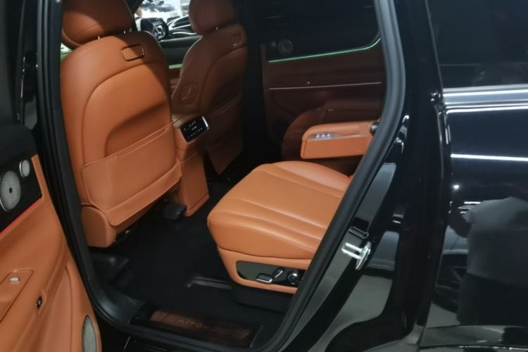 Used Hima AITO M9 2024 Range-Extended Ultra Version 42 kWh 6-Seater Model Left Rear Seat