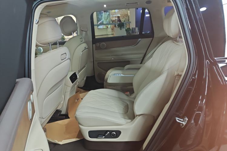 Used Hima AITO M9 2024 Range-Extended Ultra Version 52 kWh 6-Seater Model Left Rear Seat