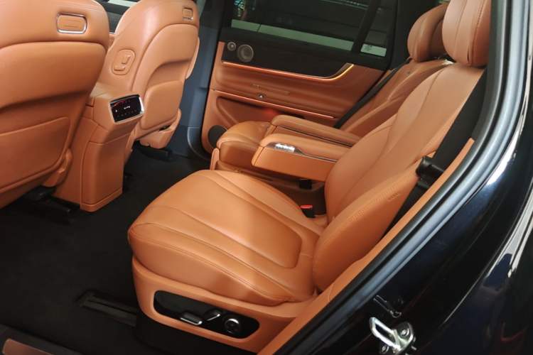 Used Hima AITO M9 2024 Range-Extended Ultra Version 42 kWh 6-Seater Model Left Rear Seat