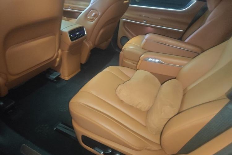 Used Hima AITO M9 2024 Range-Extended Max Edition 52 kWh 6-Seater Version Left Rear Seat