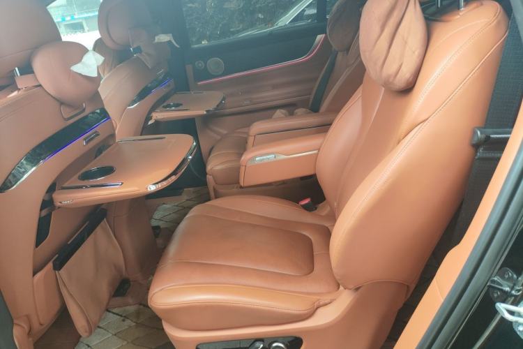 Used Hima AITO M9 2024 Range-Extended Ultra Version 52 kWh 6-Seater Model Left Rear Seat