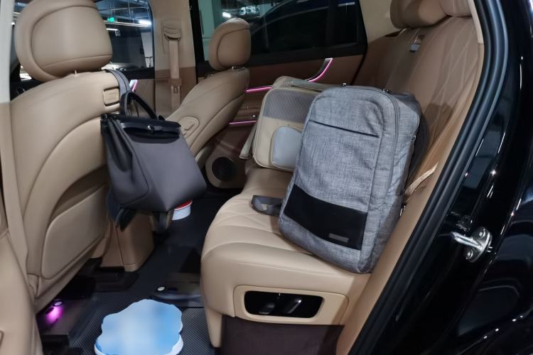Used Hima AITO M9 2024 Range-Extended Ultra Version 52 kWh 5-Seater Model Left Rear Seat