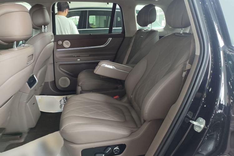 Used Hima AITO M9 2024 Range-Extended Ultra Version 42 kWh 6-Seater Model Left Rear Seat
