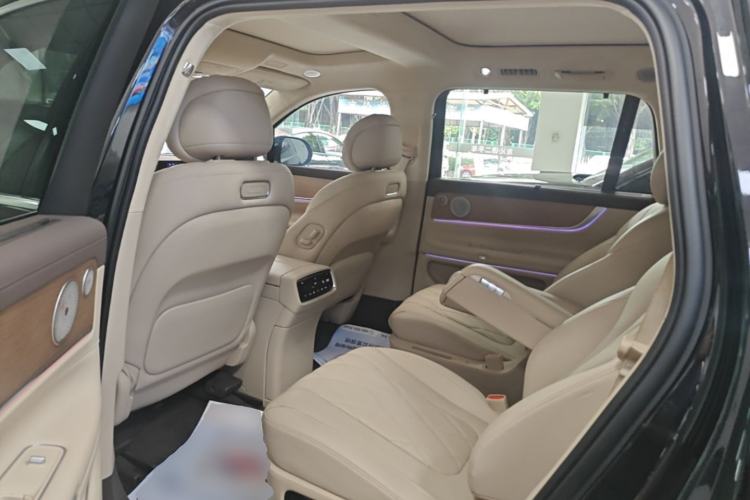 Used Hima AITO M9 2024 Range-Extended Max Edition 42 kWh 6-Seater Version Left Rear Seat