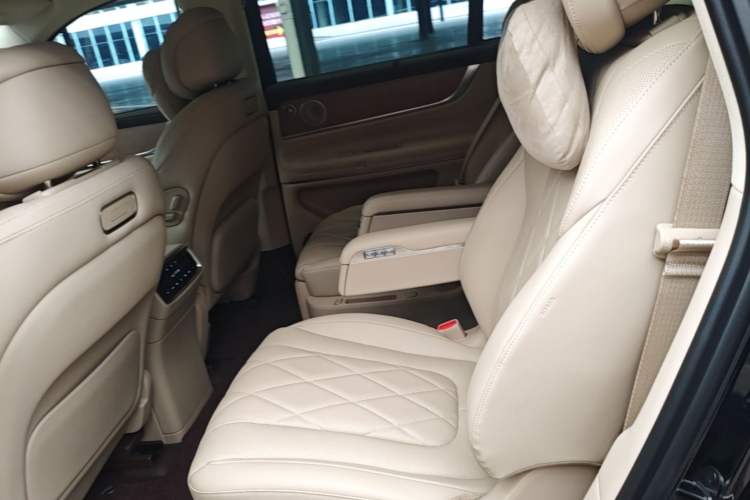 Used Hima AITO M9 2024 Range-Extended Ultra Version 42 kWh 6-Seater Model Left Rear Seat