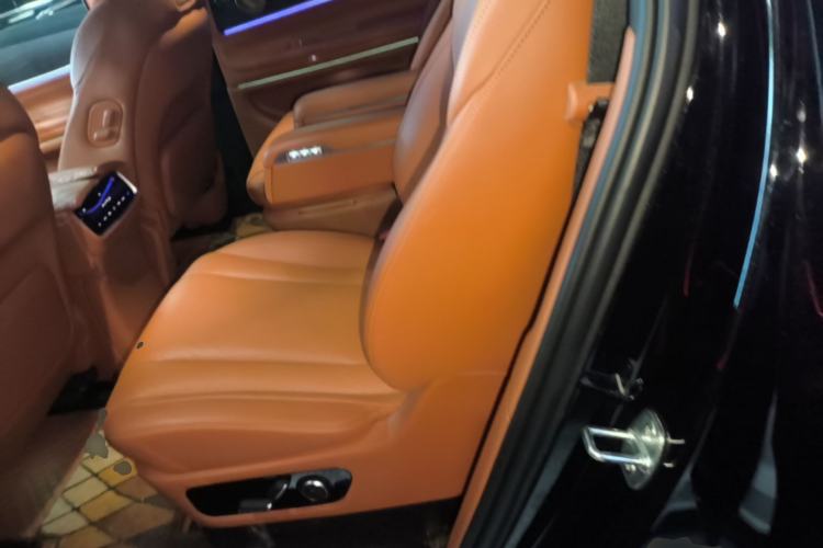 Used Hima AITO M9 2024 Range-Extended Max Edition 42 kWh 6-Seater Version Left Rear Seat