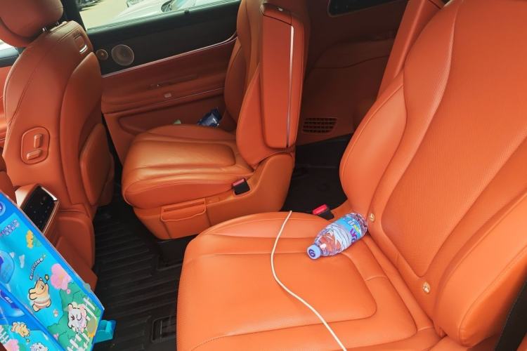 Used Hima AITO M9 2024 Range-Extended Max Edition 42 kWh 6-Seater Version Left Rear Seat