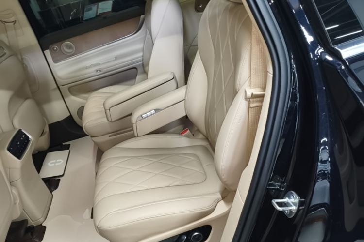 Used Hima AITO M9 2024 Range-Extended Max Edition 42 kWh 6-Seater Version Left Rear Seat