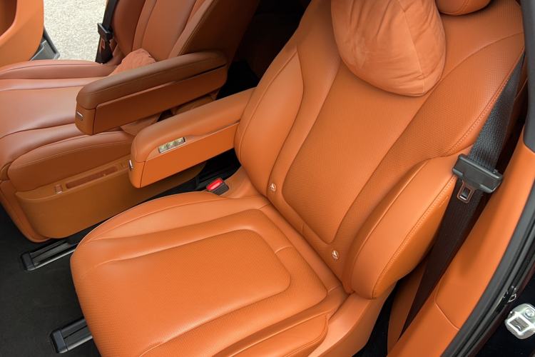 Used Hima AITO M9 2024 Range-Extended Ultra Version 52 kWh 6-Seater Model Left Rear Seat