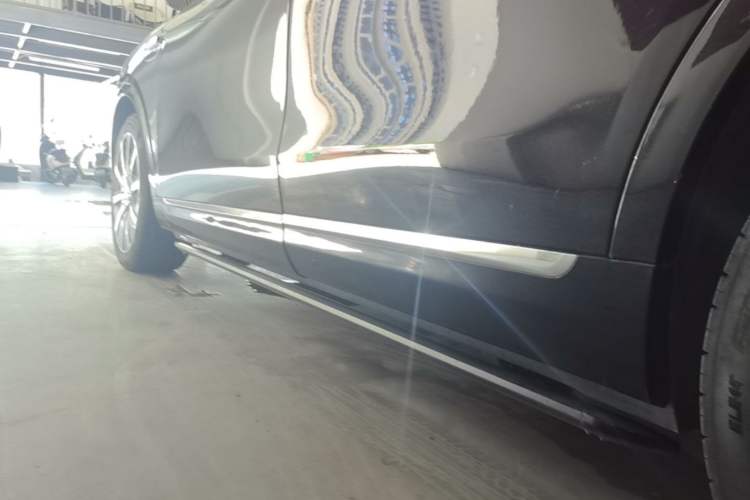 Used Hima AITO M9 2024 Range-Extended Ultra Version 42 kWh 6-Seater Model Left Side Sill