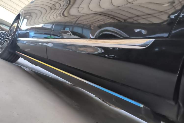 Used Hima AITO M9 2024 Range-Extended Ultra Version 52 kWh 6-Seater Model Left Side Sill