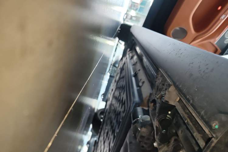 Used Hima AITO M9 2024 Range-Extended Ultra Version 52 kWh 6-Seater Model Left Side Sill