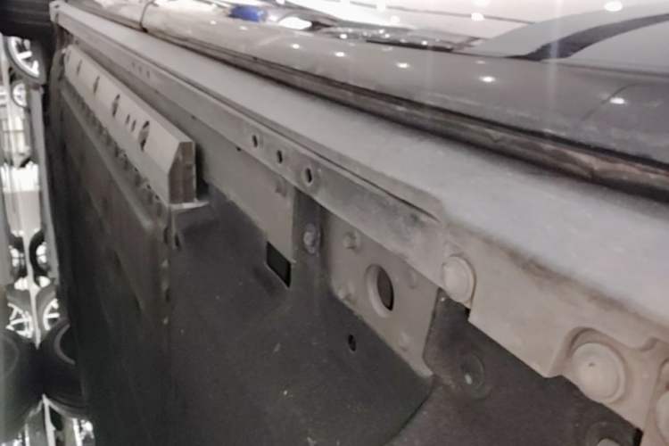 Used Hima AITO M9 2024 Range-Extended Max Edition 42 kWh 6-Seater Version Left Side Sill