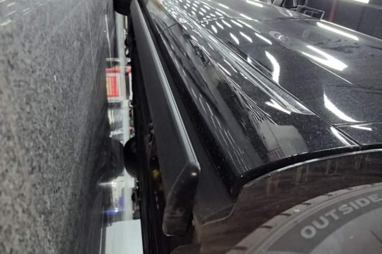 Used Hima AITO M9 2024 Range-Extended Max Edition 42 kWh 6-Seater Version Left Side Sill