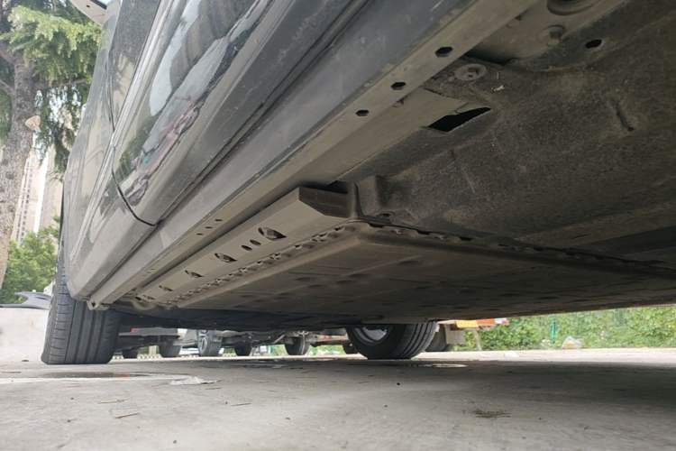 Used Hima AITO M9 2024 Range-Extended Ultra Version 42 kWh 6-Seater Model Left Side Sill