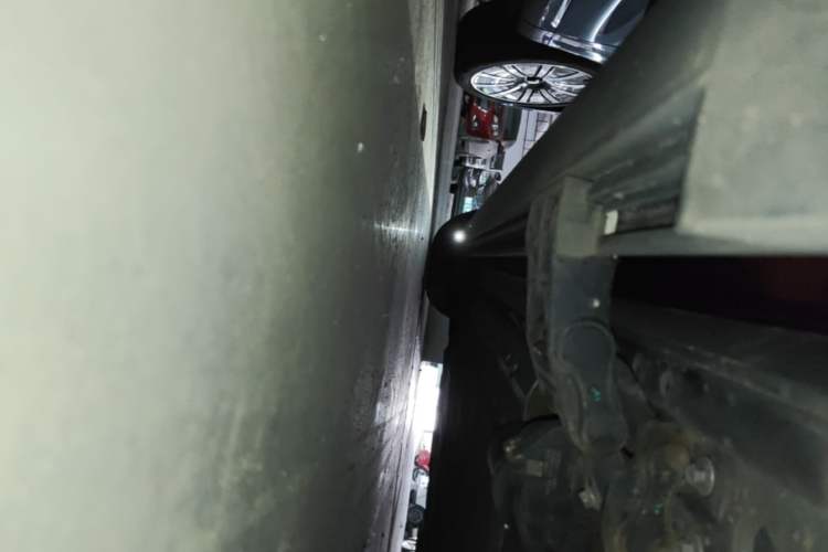 Used Hima AITO M9 2024 Range-Extended Ultra Version 52 kWh 6-Seater Model Left Side Sill
