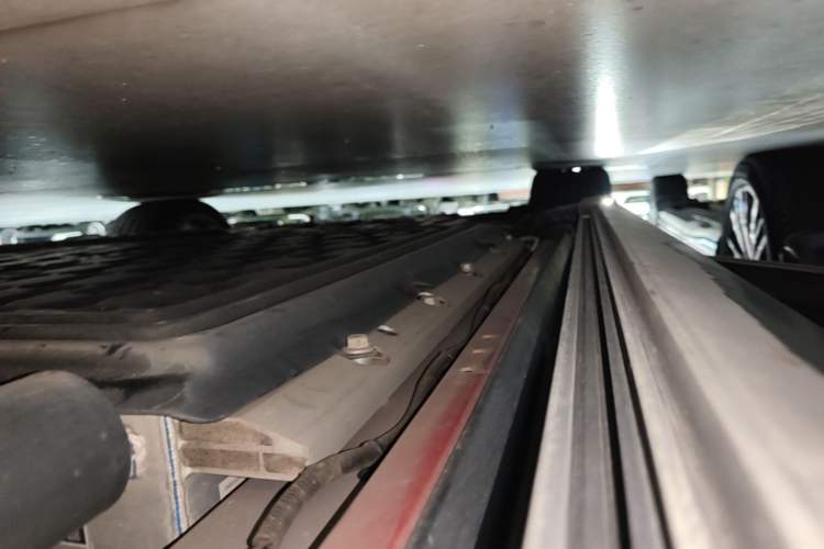 Used Hima AITO M9 2024 Range-Extended Ultra Version 52 kWh 6-Seater Model Left Side Sill